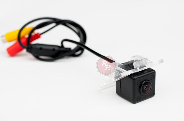 Плафон для камеры заднего вида на Mitsubishi Outlander XL, Citroen C-Crosser, Peugeot 4007 RedPower MIT105