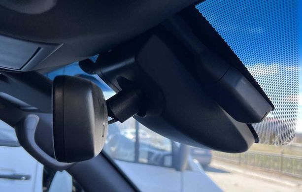 Двоканальний штатний відеореєстратор RedPower DVR-TOY5-G DUAL для Toyota LC 200 (2019+) та Lexus LX570 з асистентом ближнього/дальнього світла
